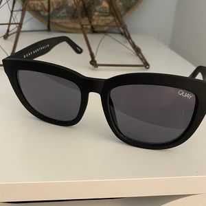Never worn Quay sunglasses